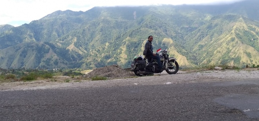 Solo Riding Jogja-Manado Dengan H-D WL 1945